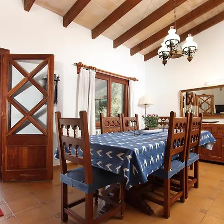 Porqueres Villa *